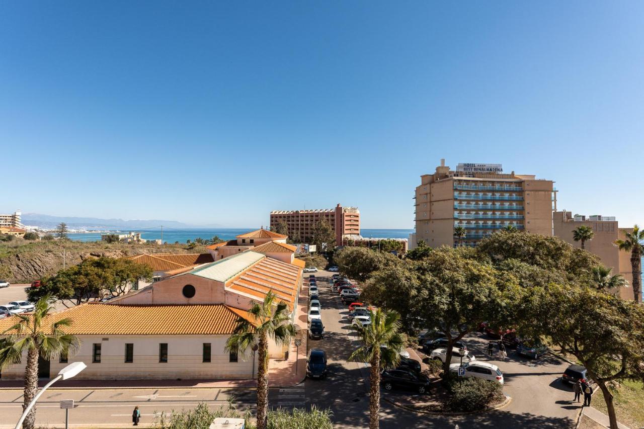 Apartamento Benalmadena Beachfront Retreat Big Balcony And City Sea Views Exterior foto