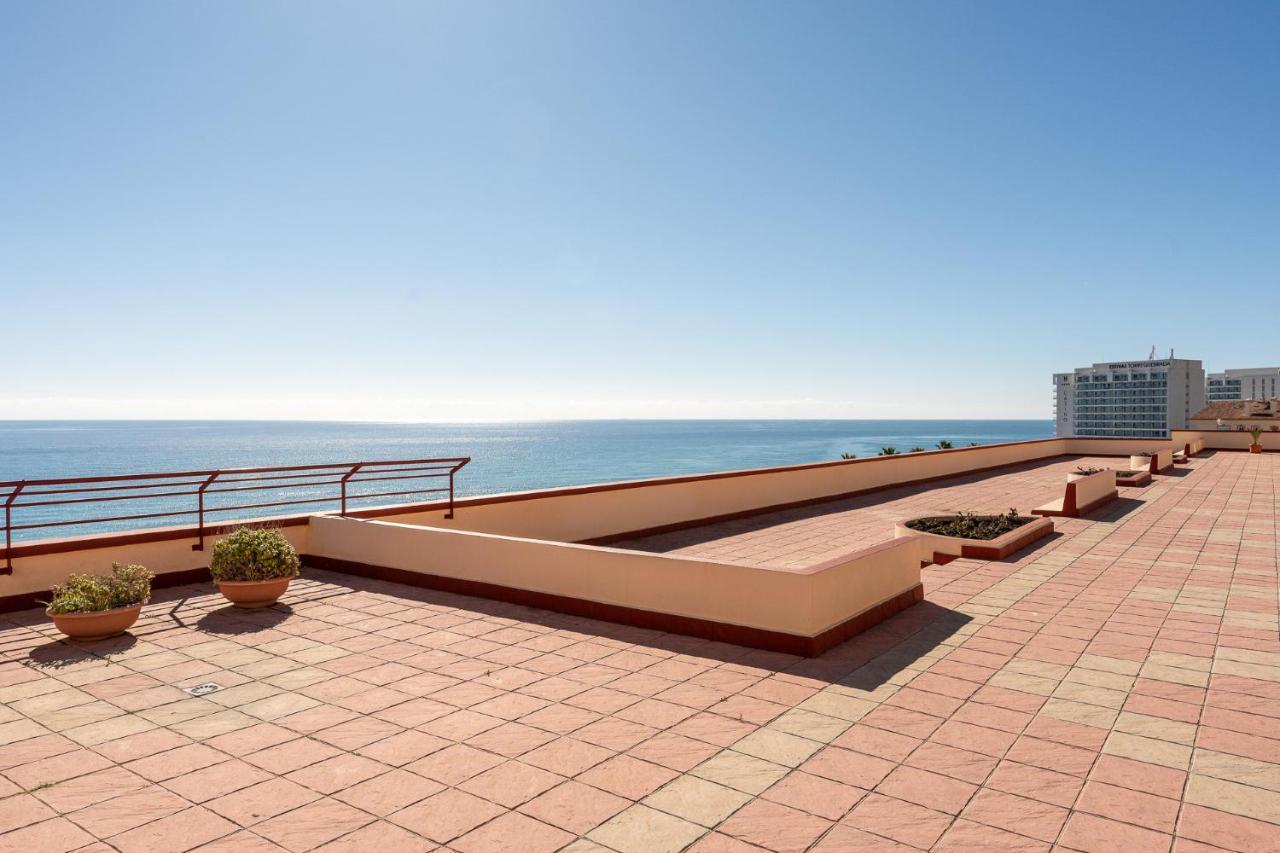 Apartamento Benalmadena Beachfront Retreat Big Balcony And City Sea Views Exterior foto